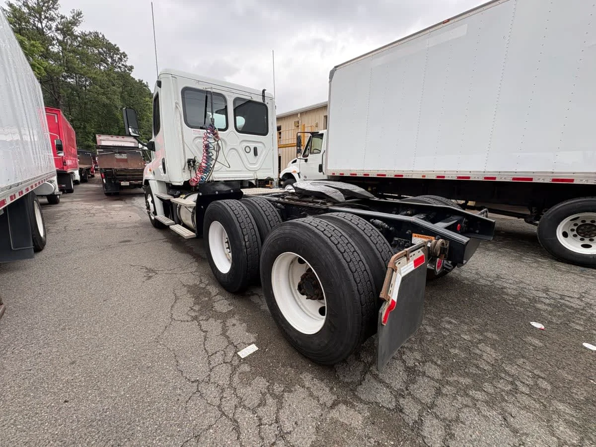 2019 Freightliner Cascadia in Ashland, VA — photo 6