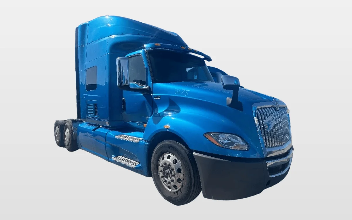 2020 International LT - image 1