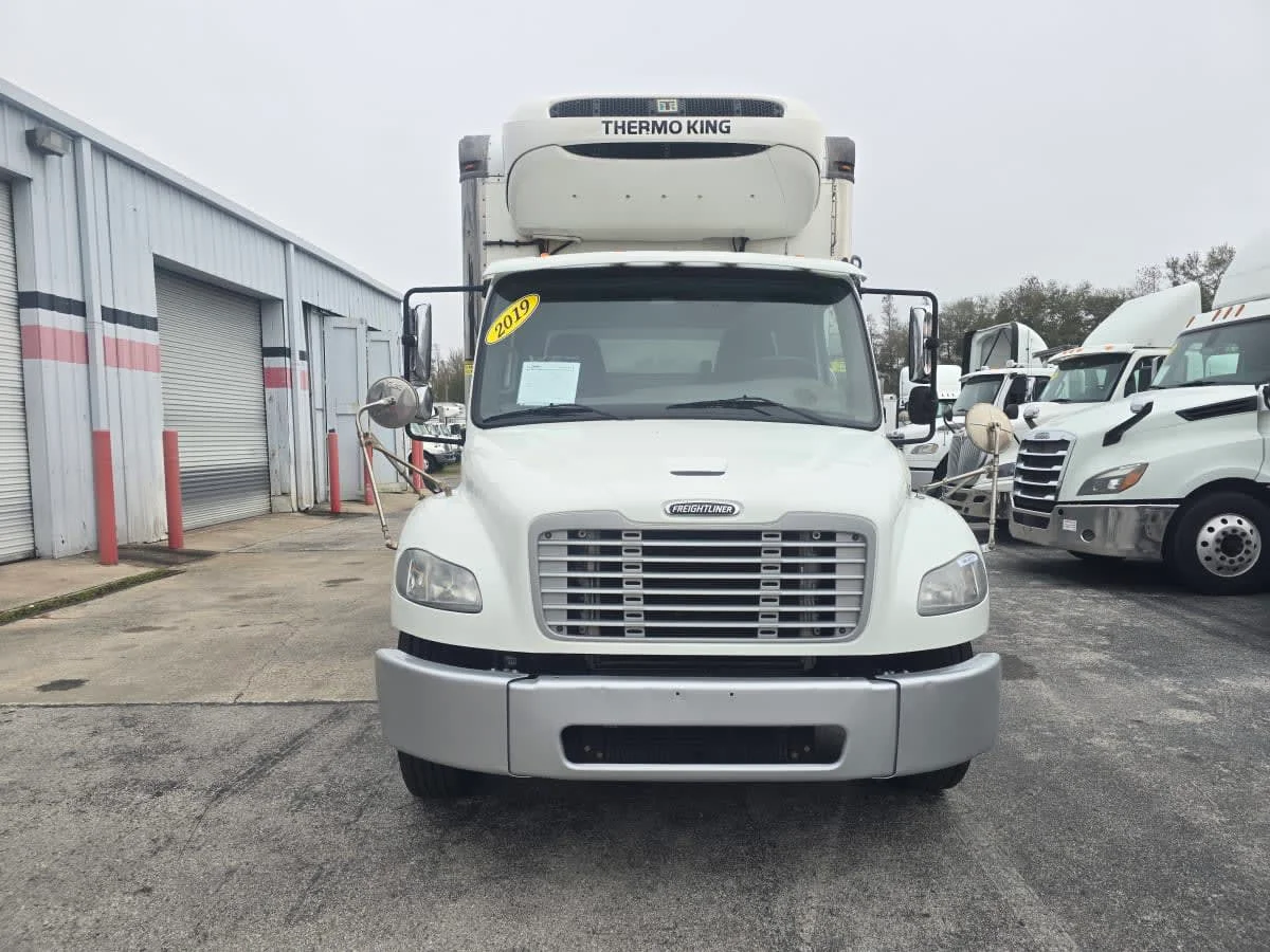 2019 Freightliner M2 106 in Tampa, FL — photo 2