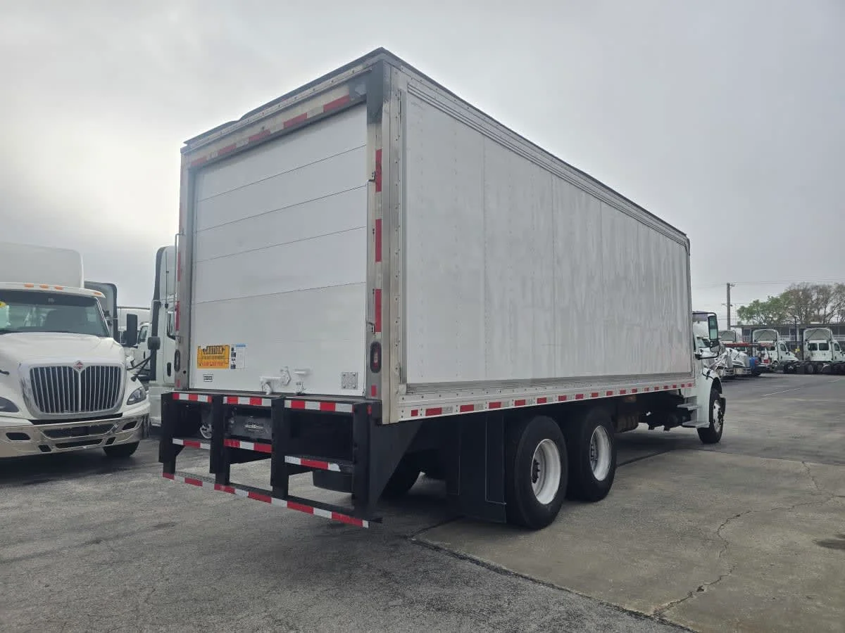 2019 Freightliner M2 106 in Tampa, FL — photo 6