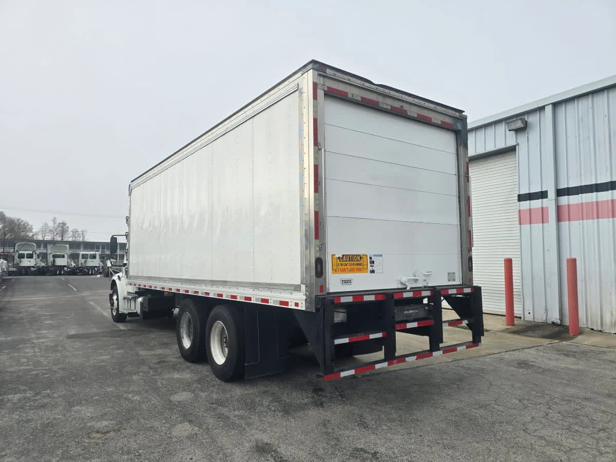 2019 Freightliner M2 106 in Tampa, FL — photo 4