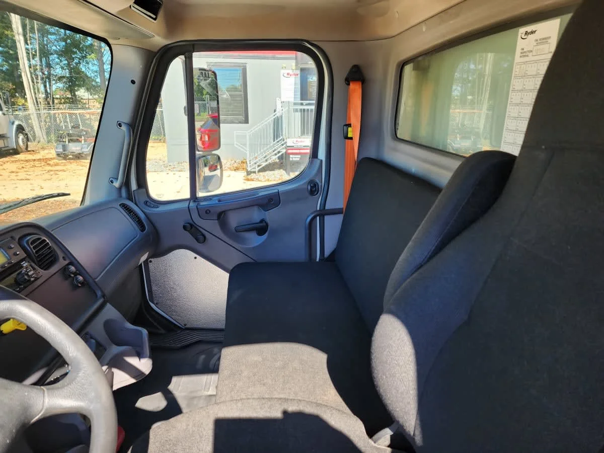 2020 Freightliner M2 106 - image 8