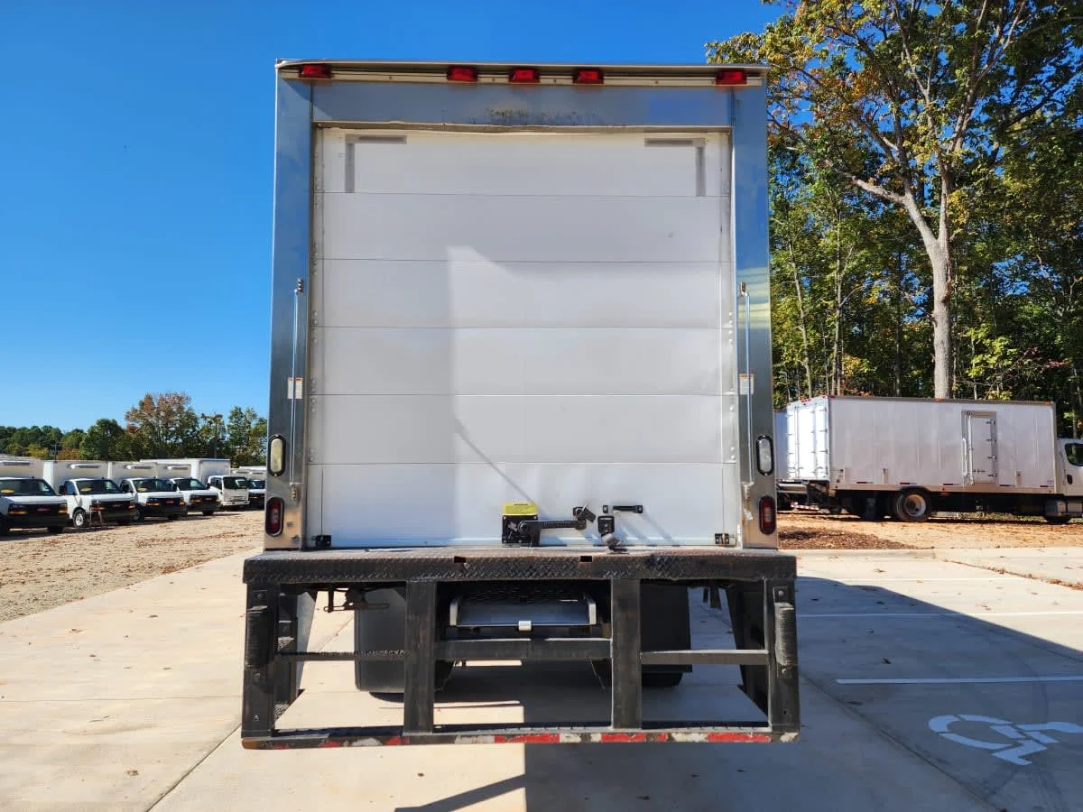 2020 Freightliner M2 106 - image 5