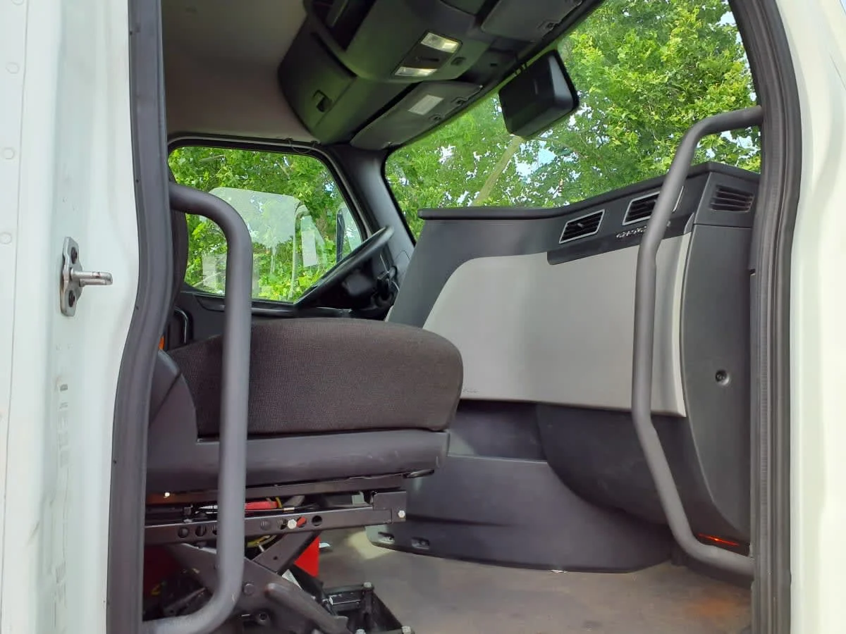 2023 Freightliner Cascadia in O'fallon, MO — photo 10