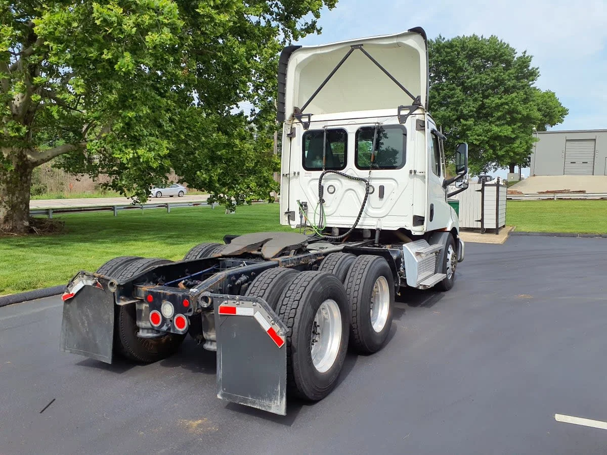 2023 Freightliner Cascadia in O'fallon, MO — photo 4