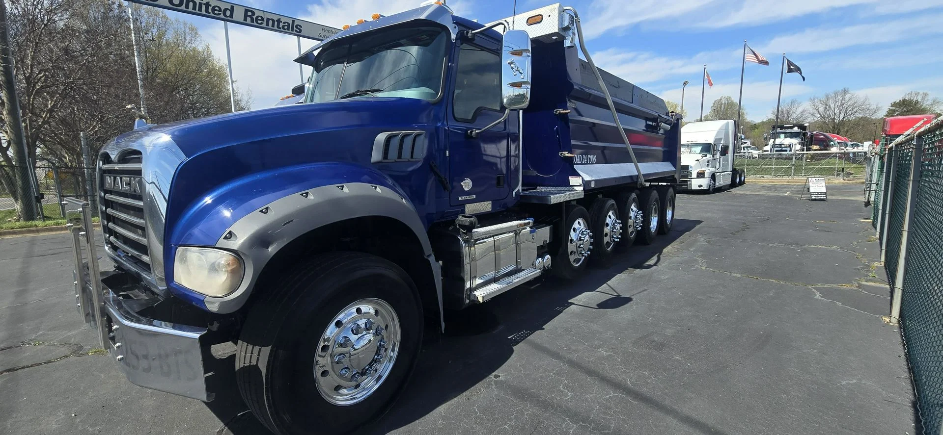 2022 Mack Granite in Charlotte, NC — photo 2