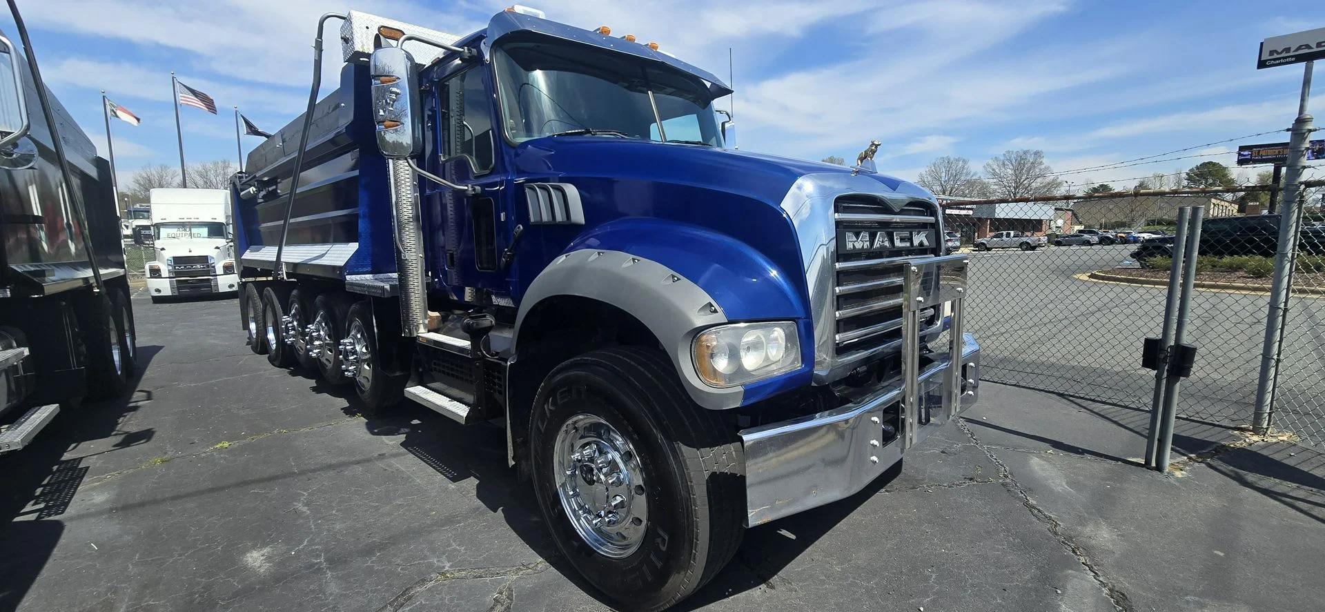 2022 Mack Granite in Charlotte, NC — photo 3