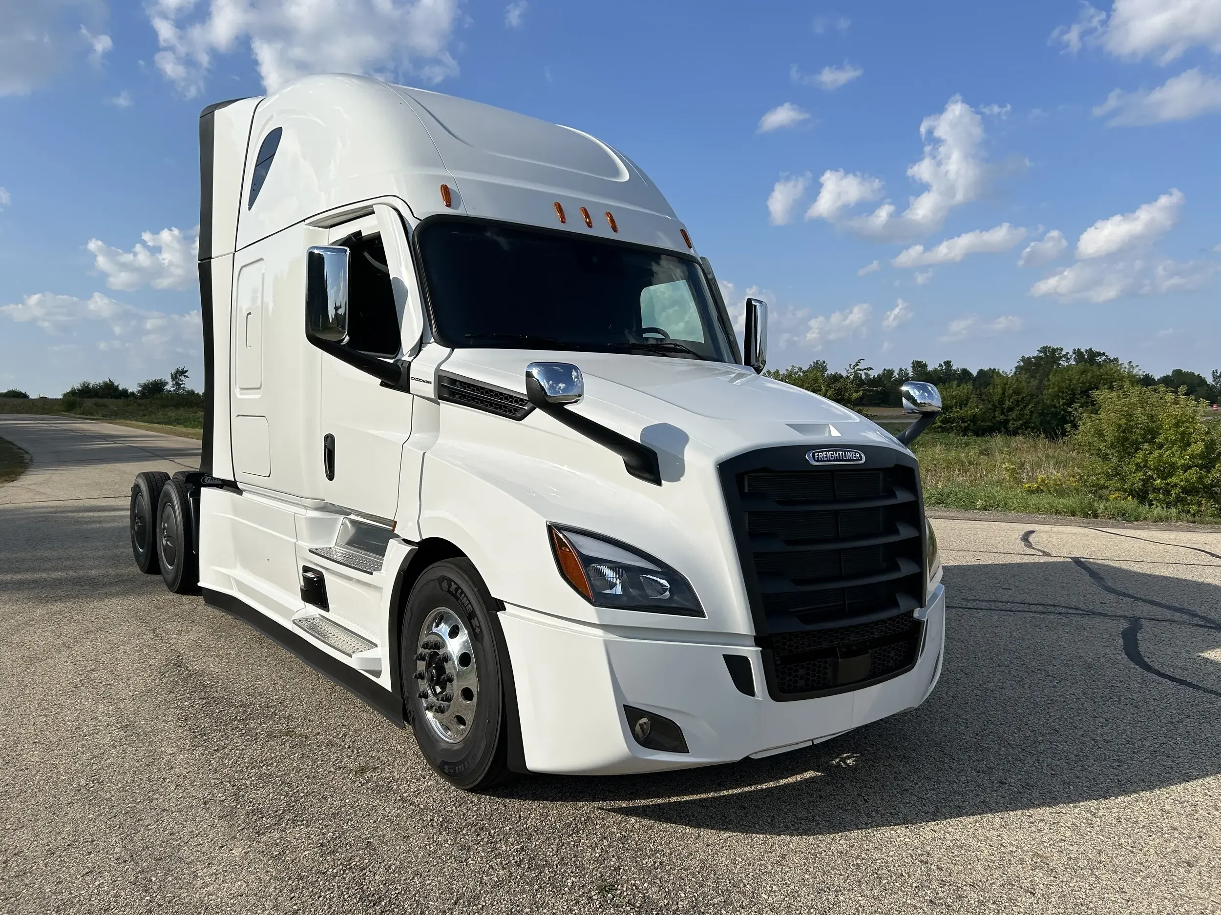 2026 Freightliner Cascadia - image 3