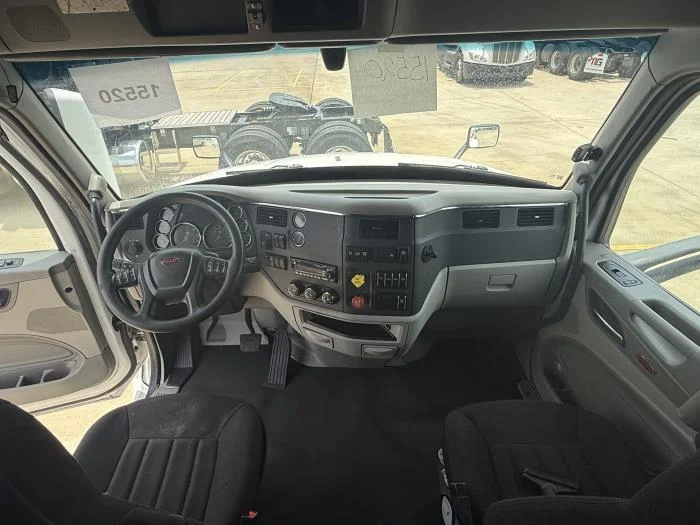2021 Peterbilt 579 — photo 13