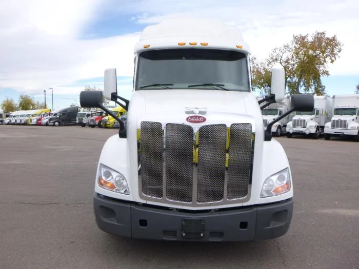 2021 Peterbilt 579 - image 10