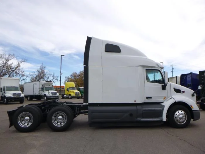 2021 Peterbilt 579 in Denver, CO — photo 8