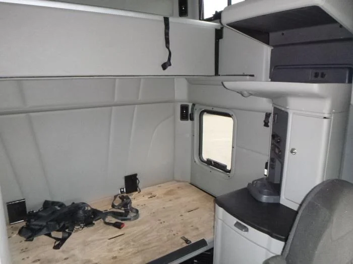 2021 Peterbilt 579 - image 15