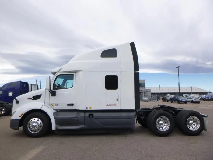 2021 Peterbilt 579 in Denver, CO — photo 4