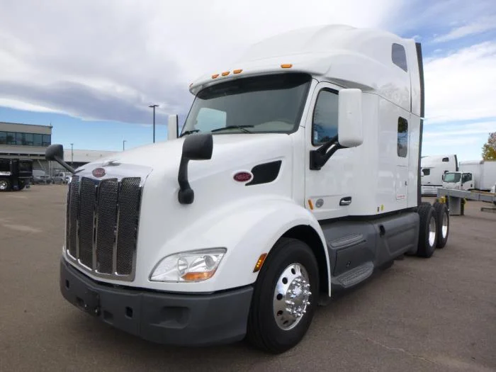 2021 Peterbilt 579 in Denver, CO — photo 3
