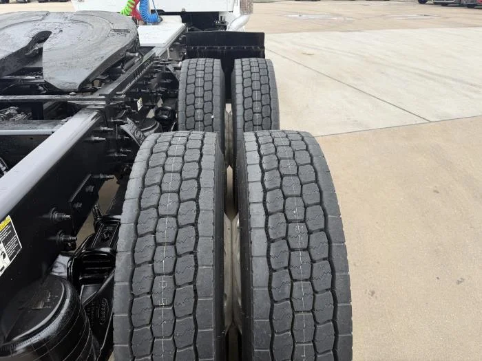 2020 Peterbilt 567 - image 12