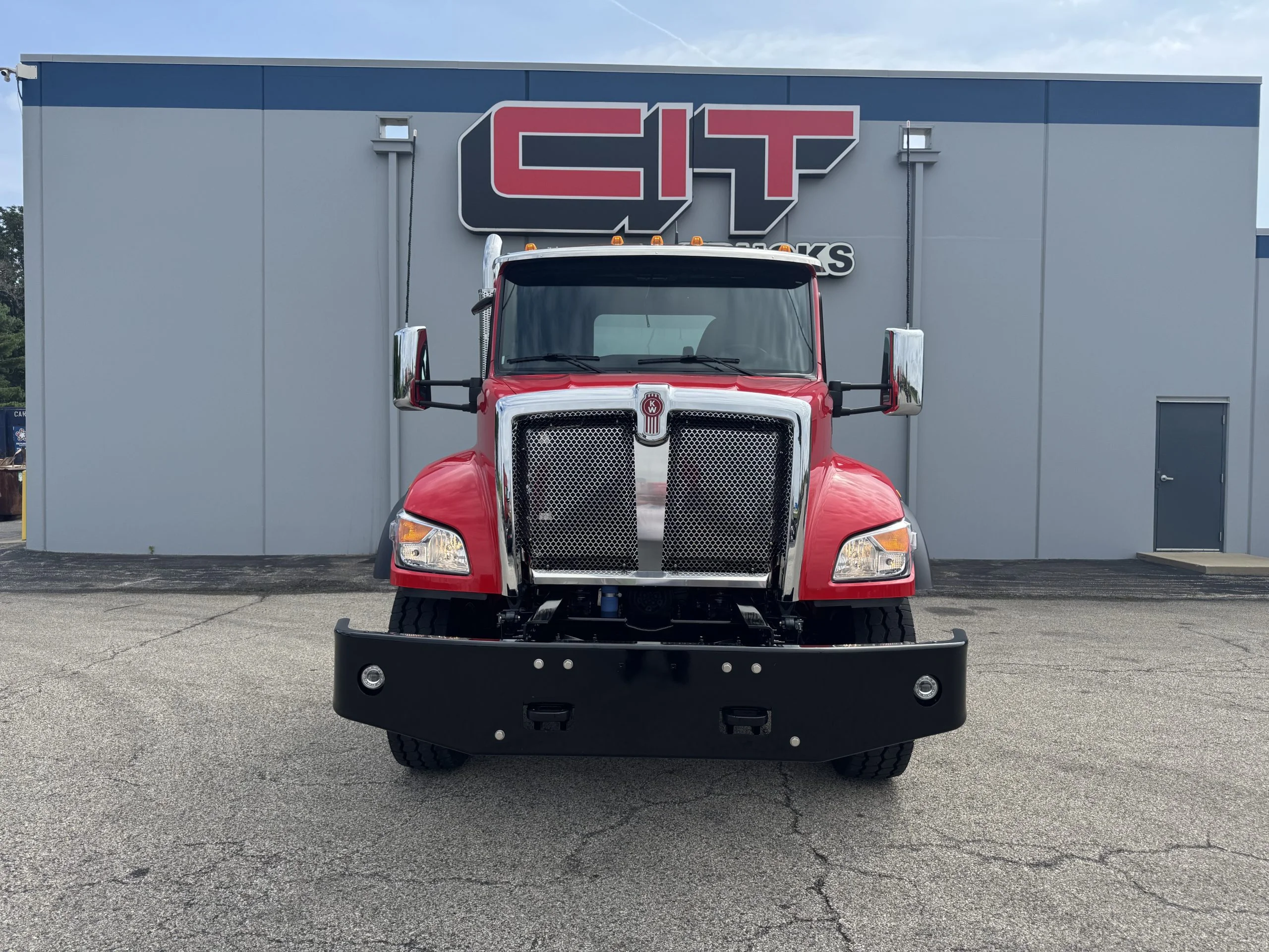 2027 Kenworth T480 in Champaign, IL — photo 2