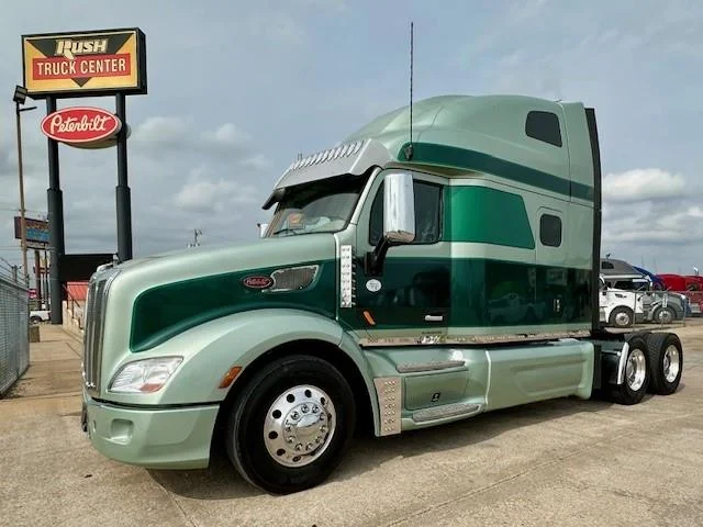 2020 Peterbilt 579 - image 3