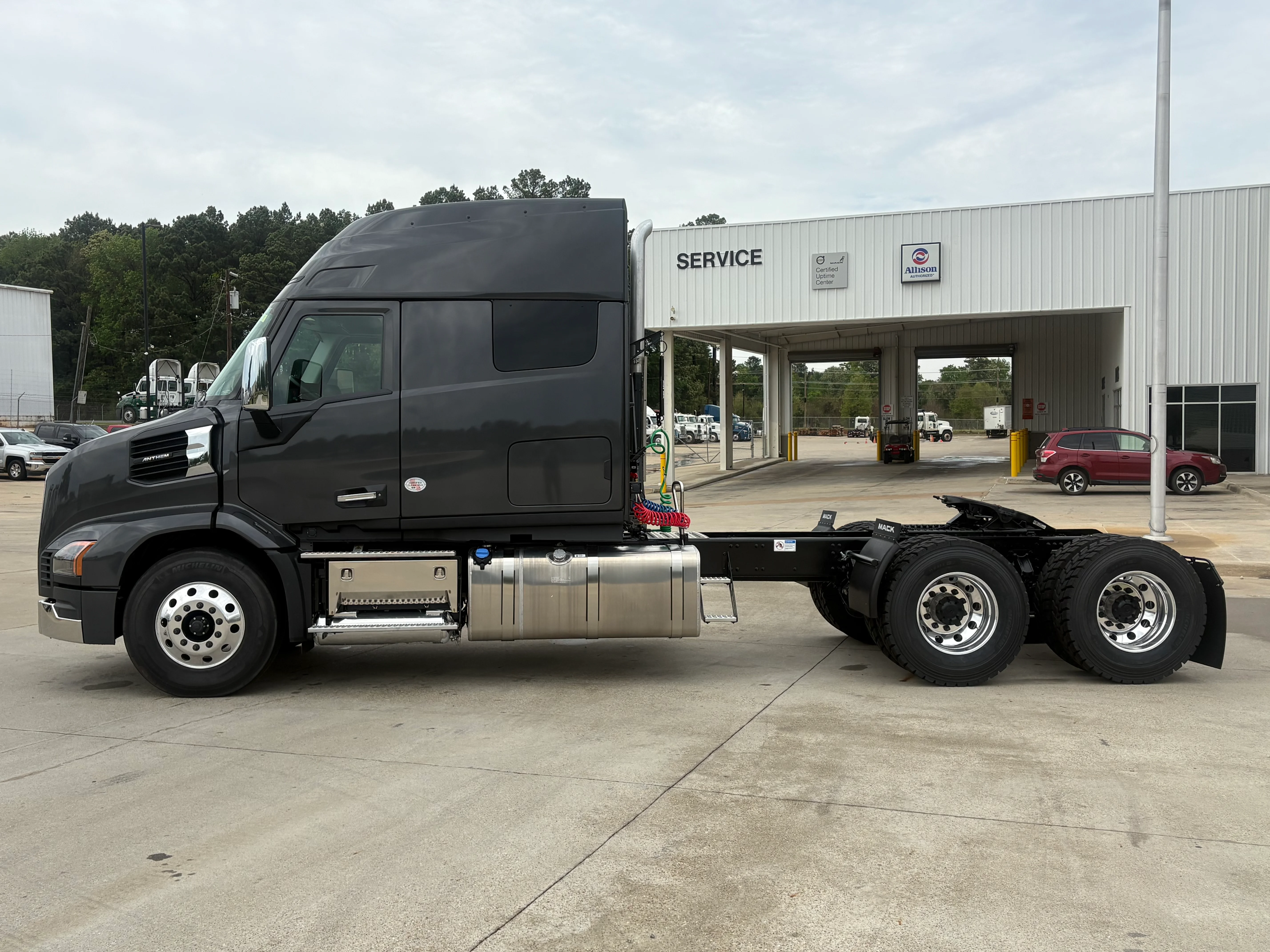 2027 Mack Anthem in Shreveport, LA — photo 3