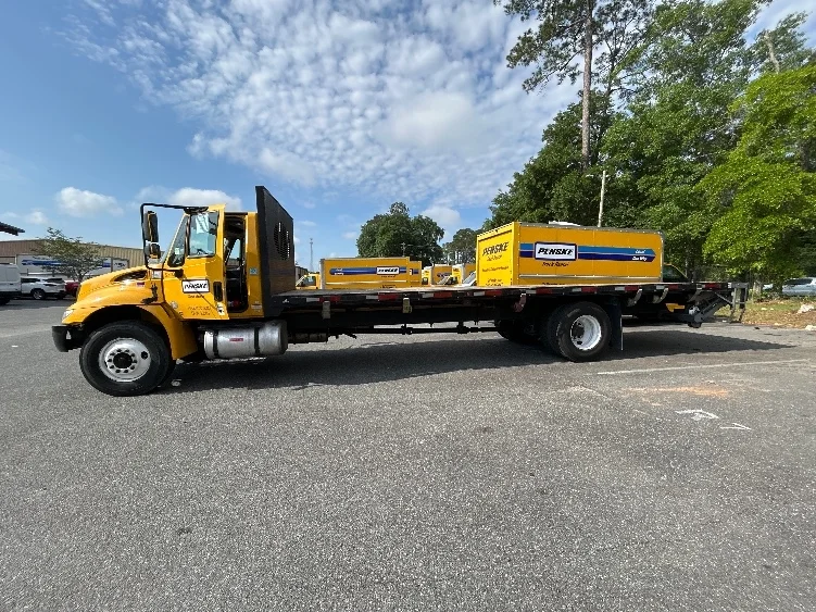 2019 International 4300 - image 2