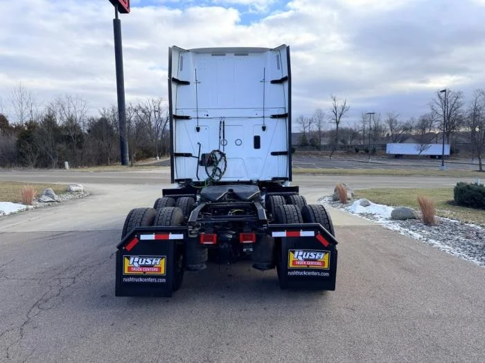 2026 International LT - image 7