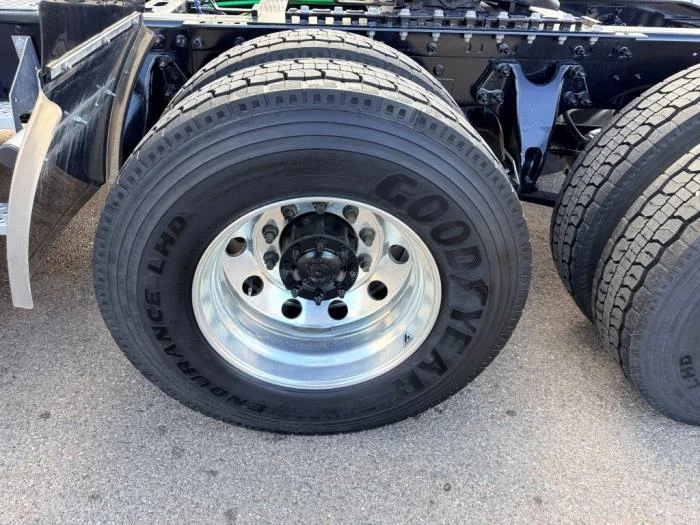 2026 International LT - image 10