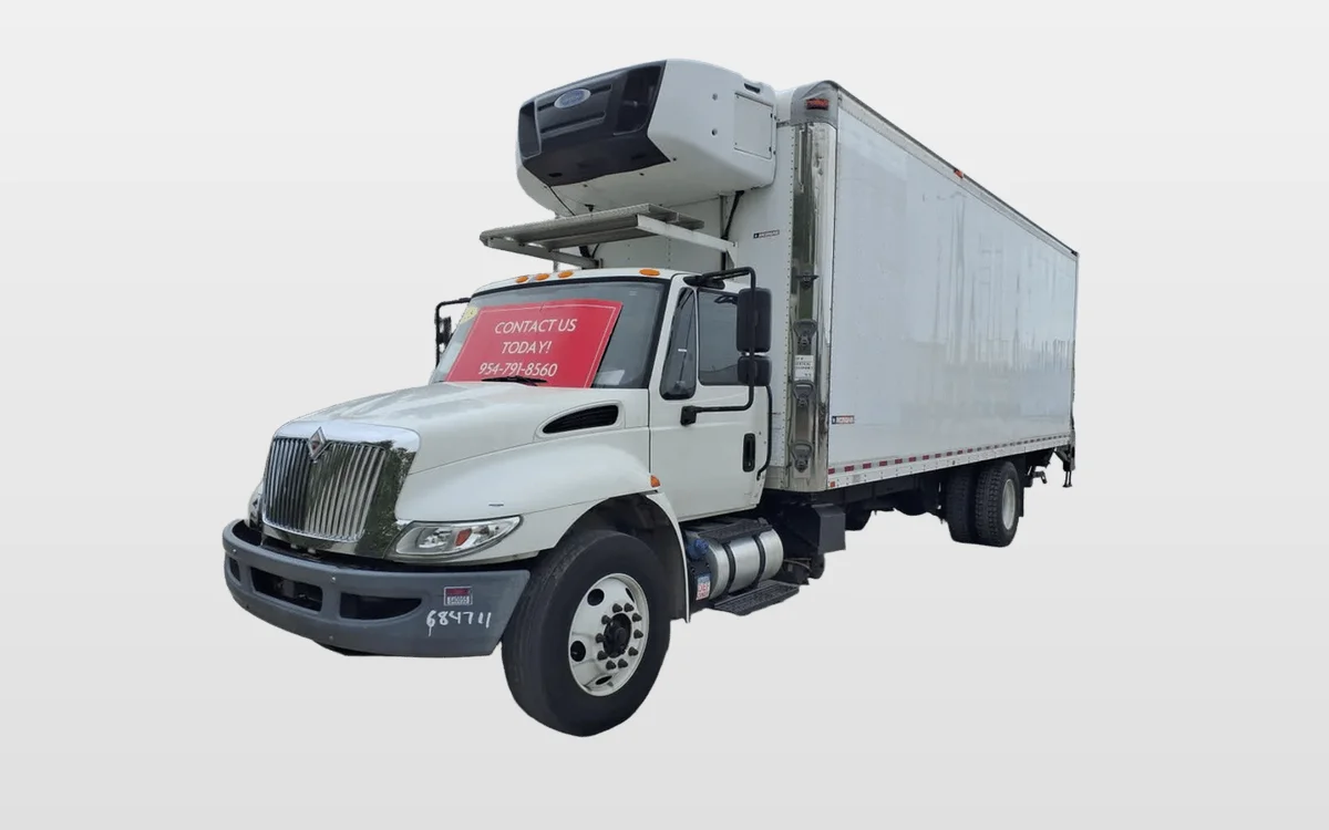 2018 International 4300 - image 1