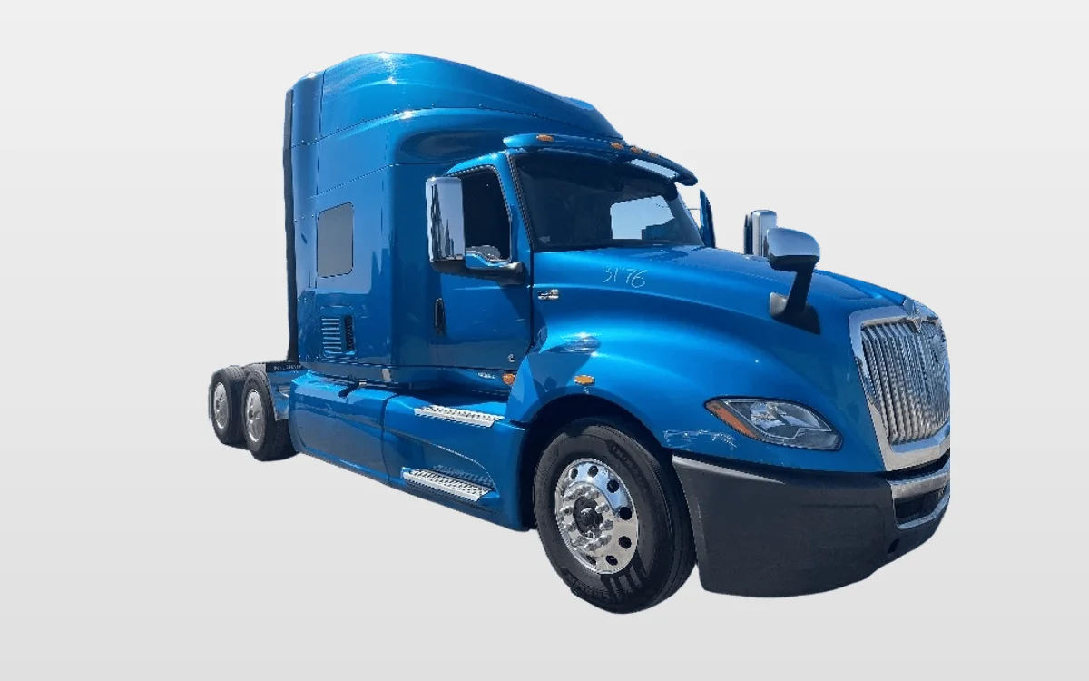 2020 International LT - image 1