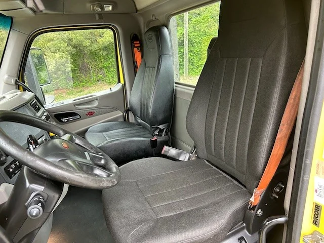 2020 Peterbilt 579 in Charlotte, NC — photo 14