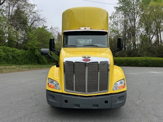 2020 Peterbilt 579 in Charlotte, NC — photo 2