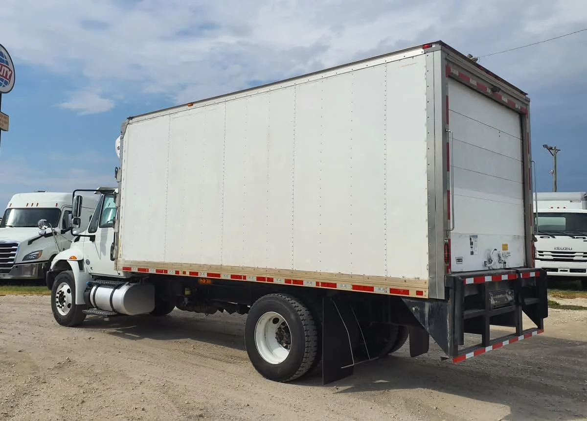 2019 International 4300 - image 6