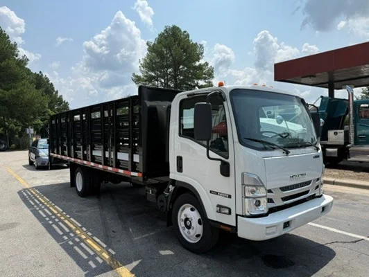 2025 Isuzu NRR