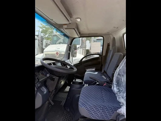 2025 Isuzu NRR in Raleigh, NC — photo 10