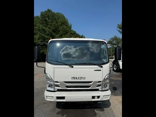 2025 Isuzu NRR in Raleigh, NC — photo 2
