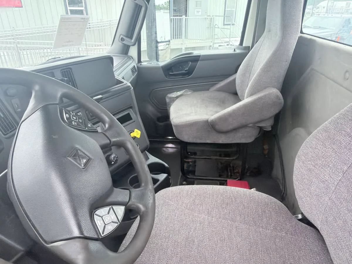 2020 International LT in Syracuse, NY — photo 7