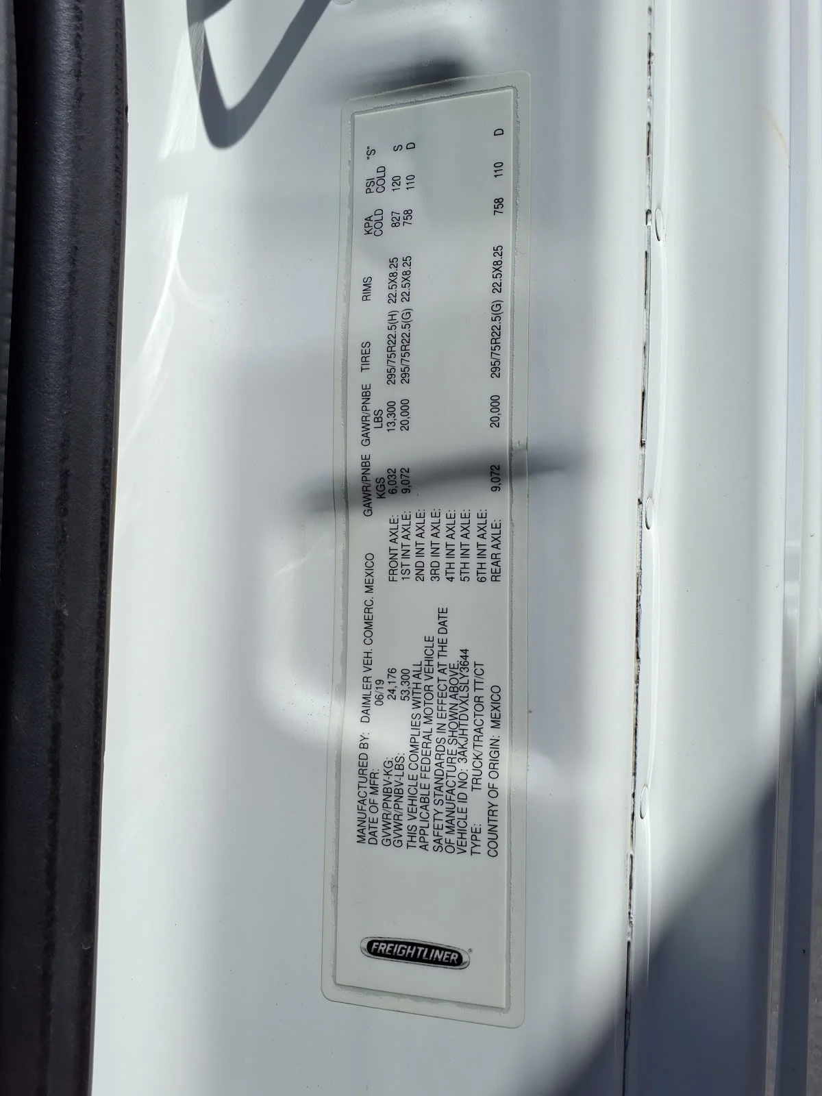 2020 Freightliner Cascadia in Commerce City, CO — photo 12