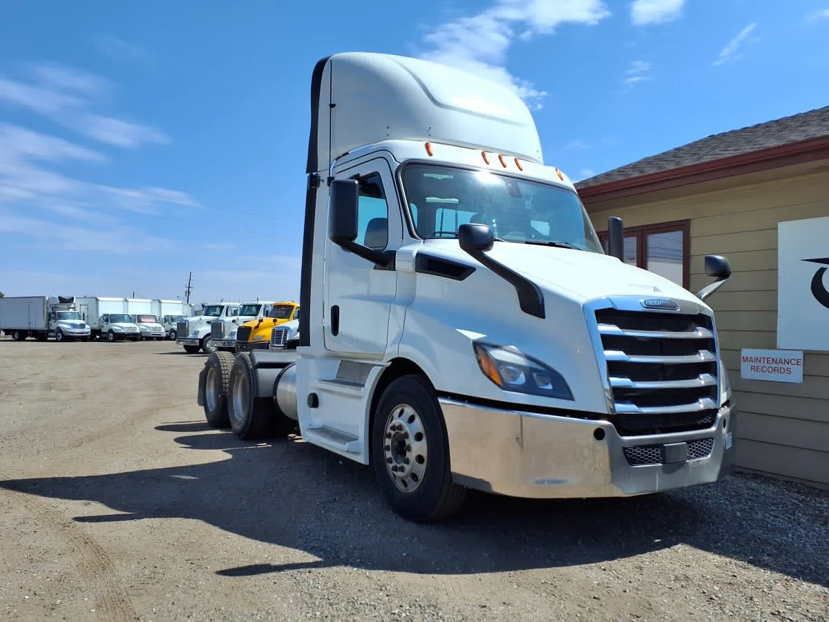 2020 Freightliner Cascadia in Commerce City, CO — photo 3