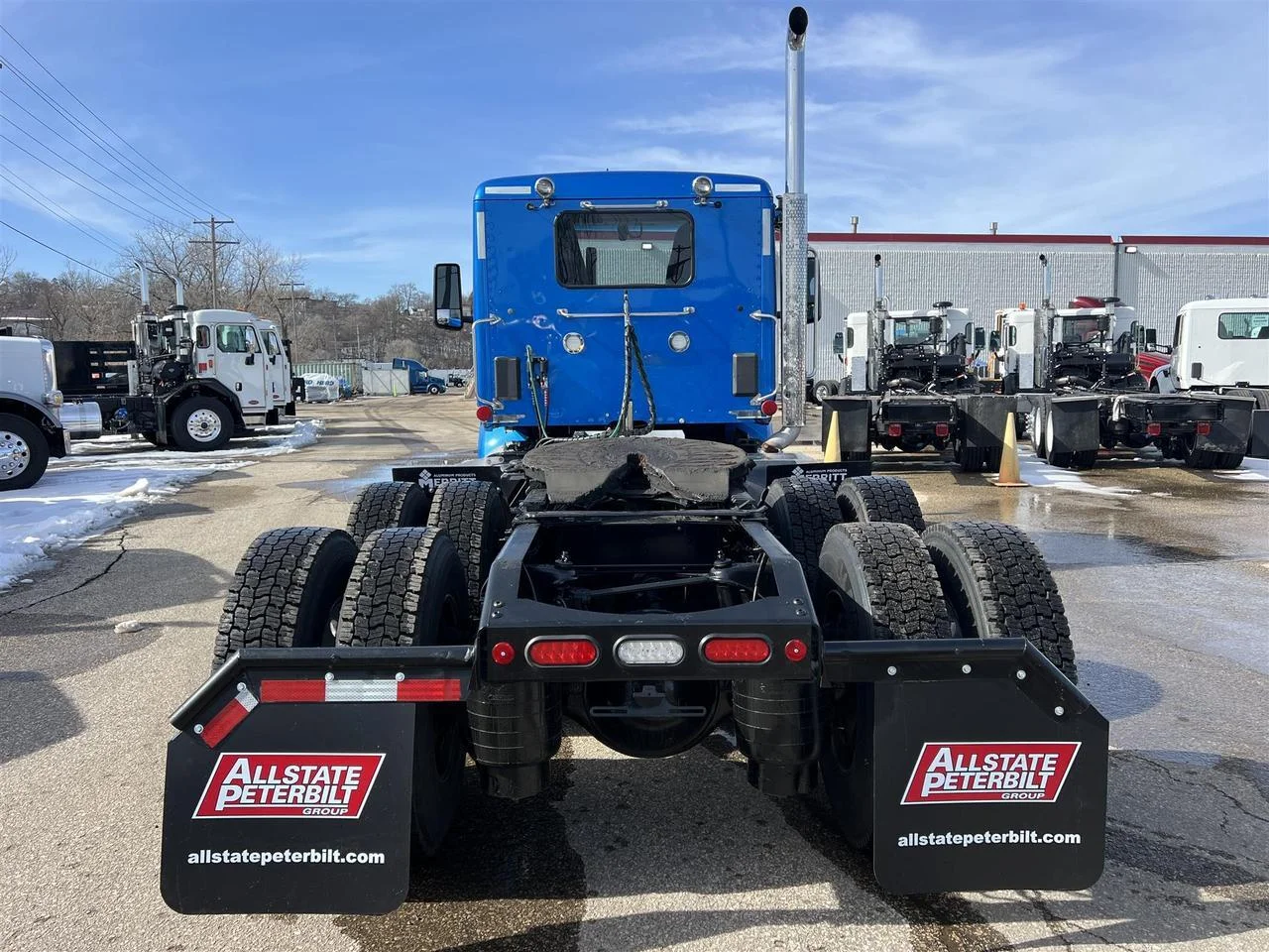 2022 Peterbilt 579 - image 2