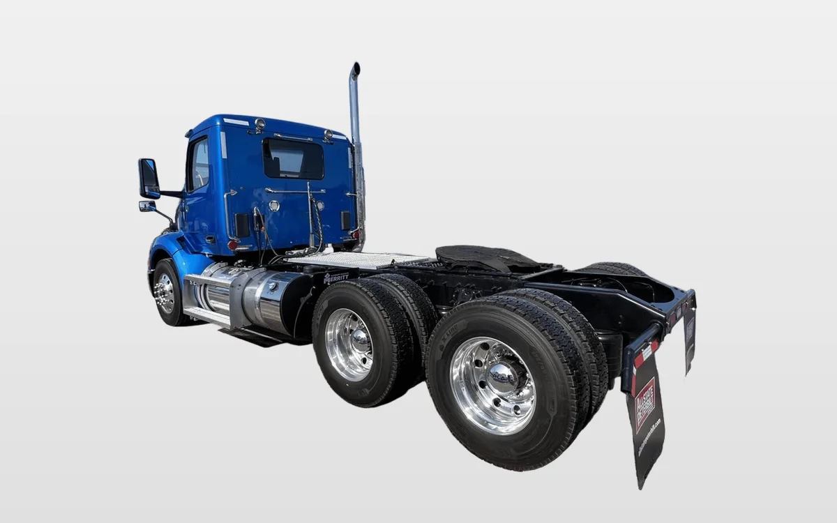 2022 Peterbilt 579 - image 1