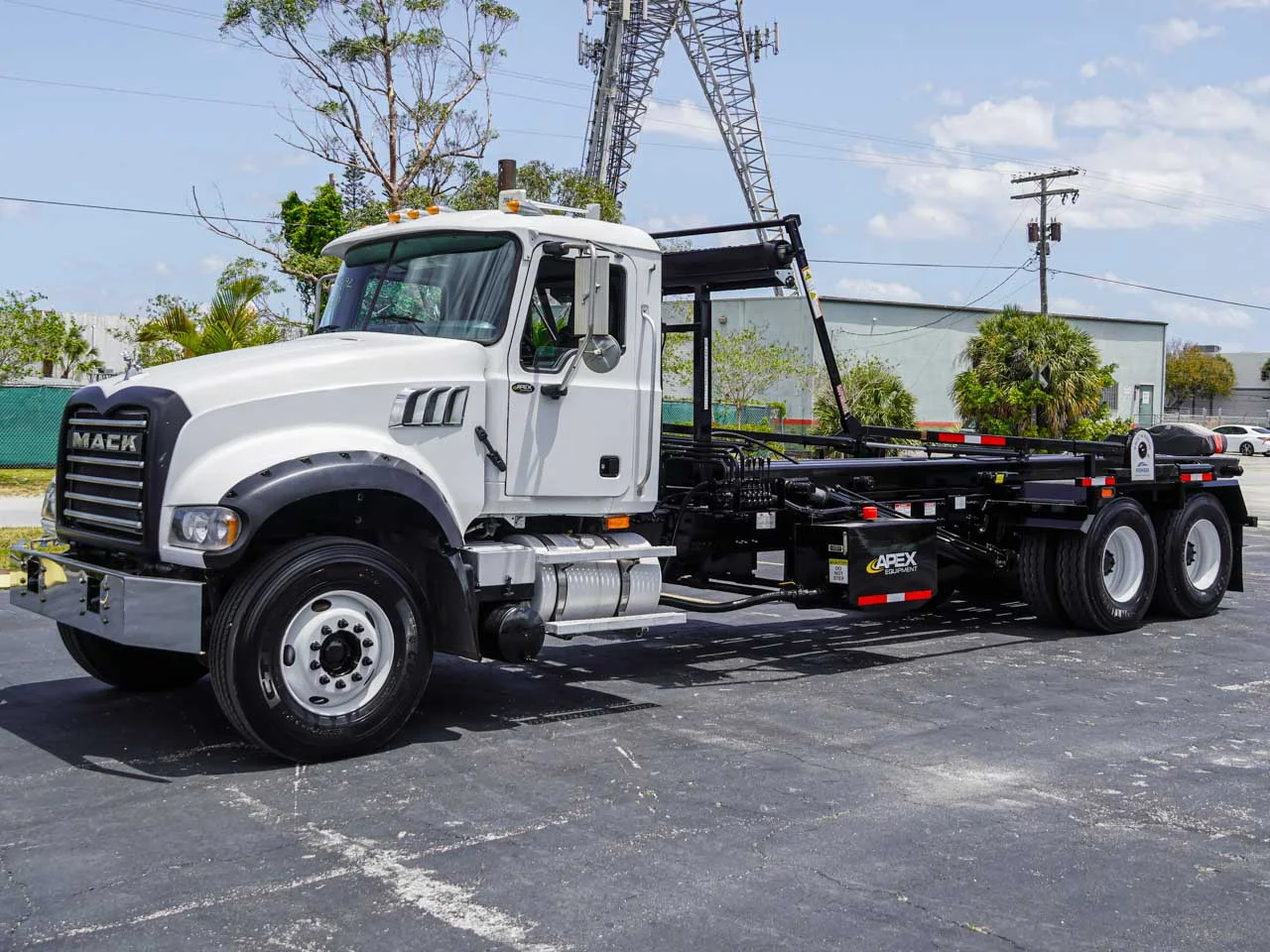 2008 Mack — photo 2