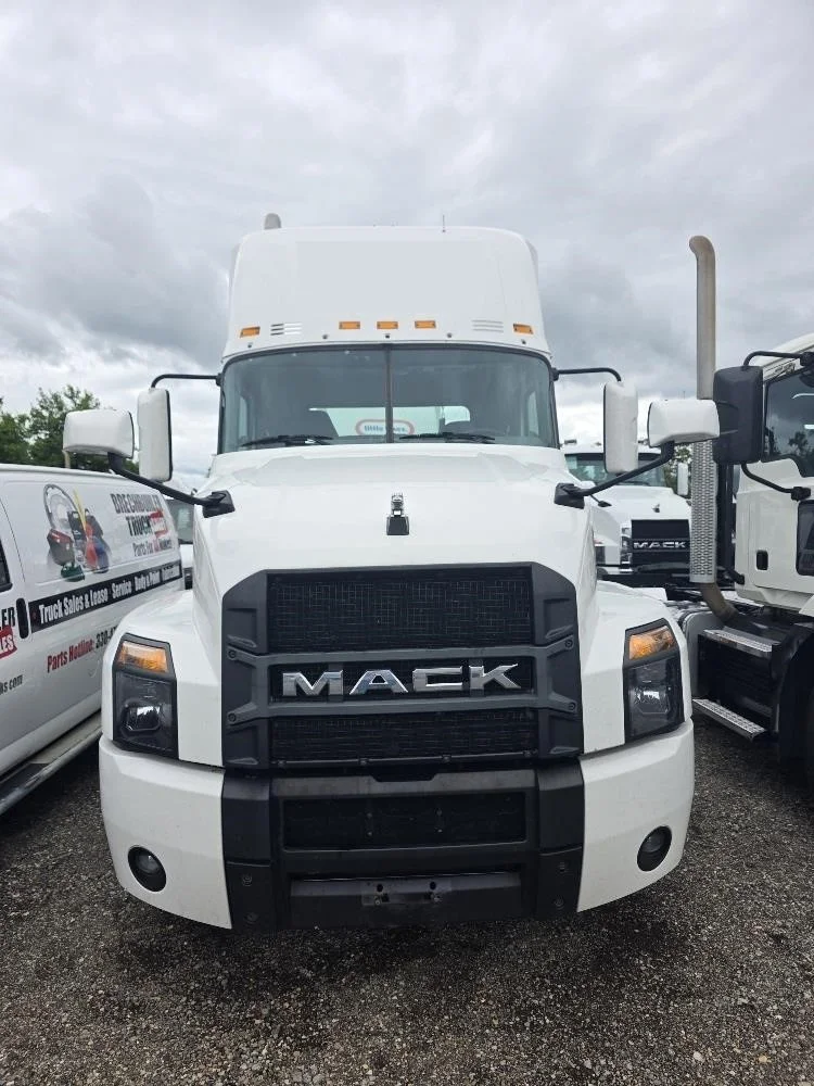 2020 Mack Anthem in Canton, OH — photo 5