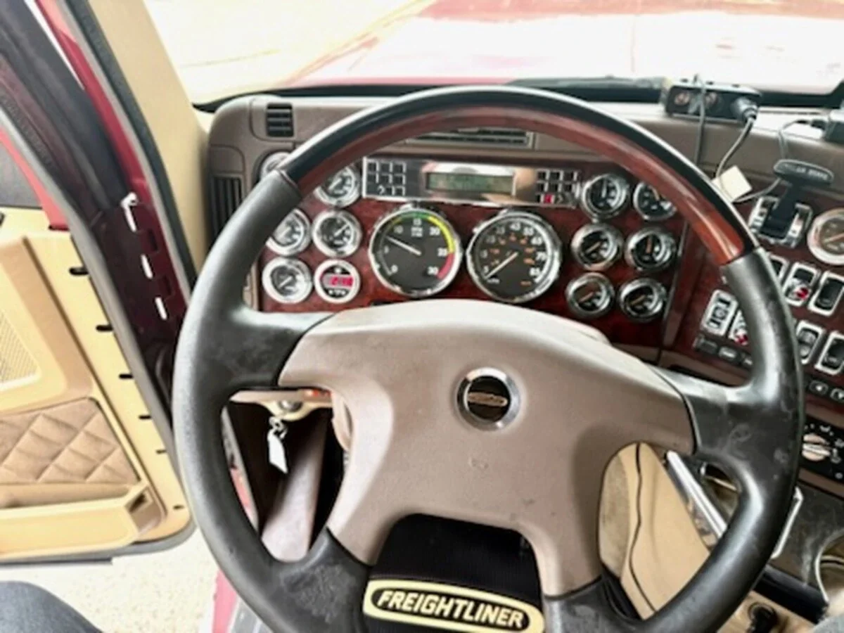 2012 Freightliner Coronado — photo 15