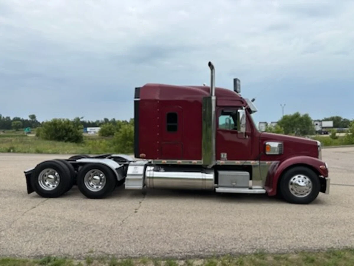 2012 Freightliner Coronado — photo 4