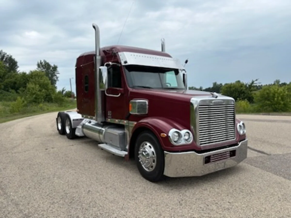 2012 Freightliner Coronado — photo 3