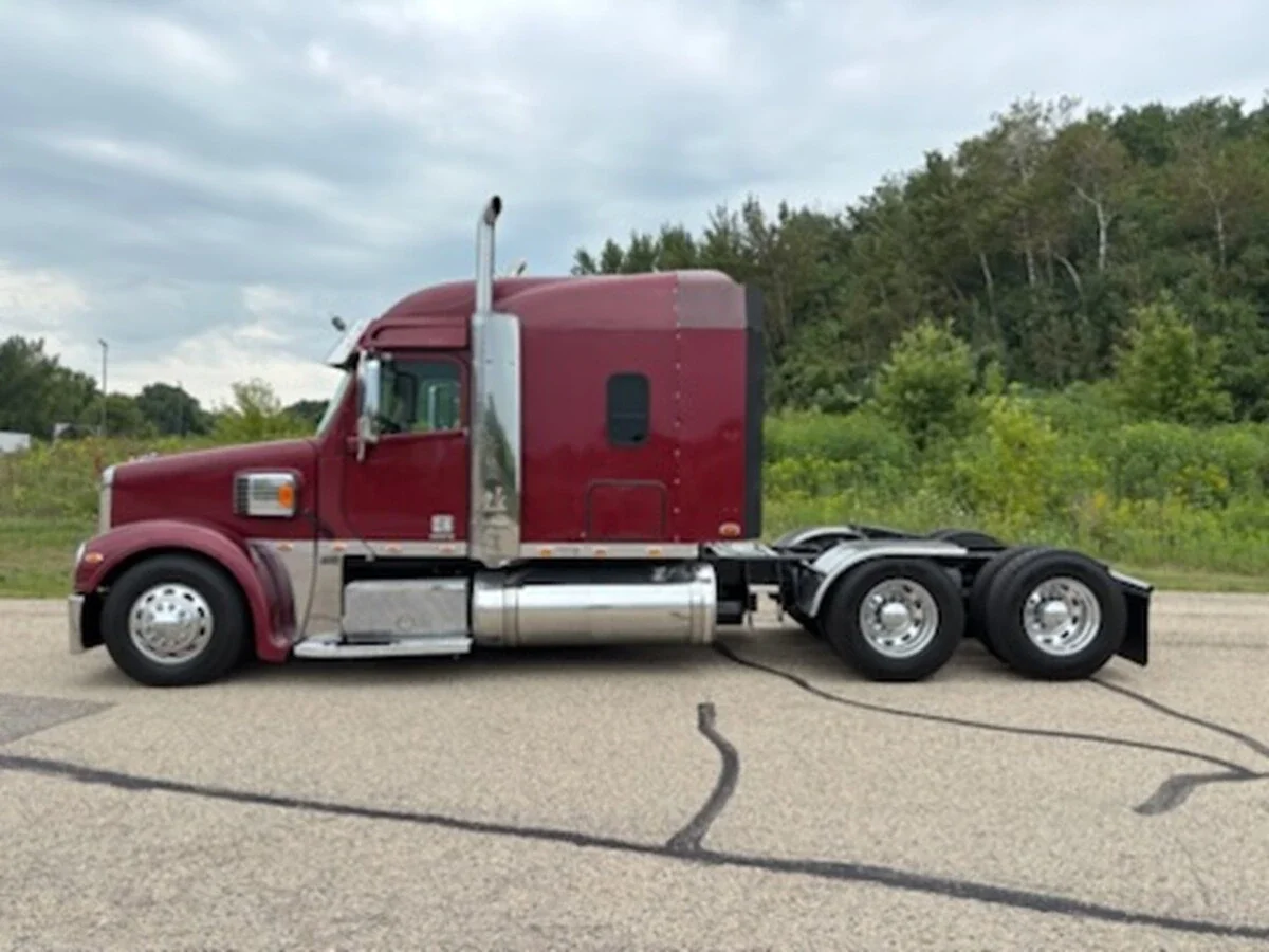 2012 Freightliner Coronado — photo 8