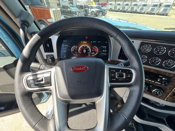 2027 Peterbilt 589 - image 22