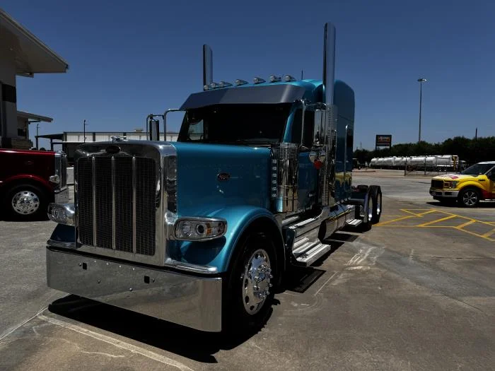 2027 Peterbilt 589 in Houston, TX — photo 2