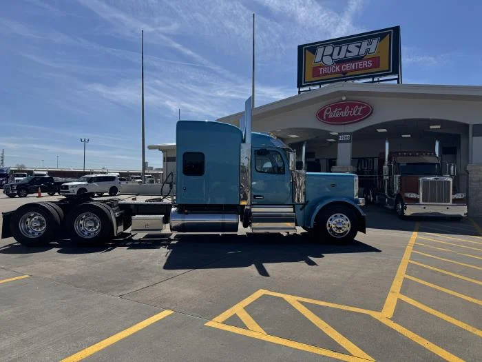 2027 Peterbilt 589 - image 9