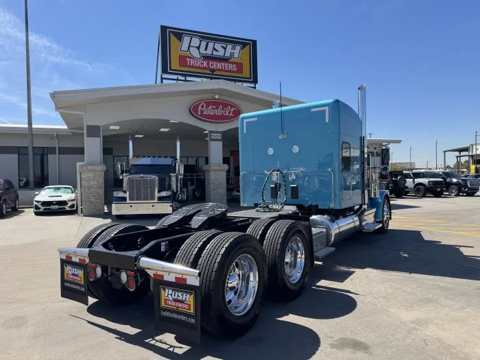 2027 Peterbilt 589 - image 11