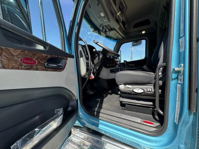 2027 Peterbilt 589 in Houston, TX — photo 18