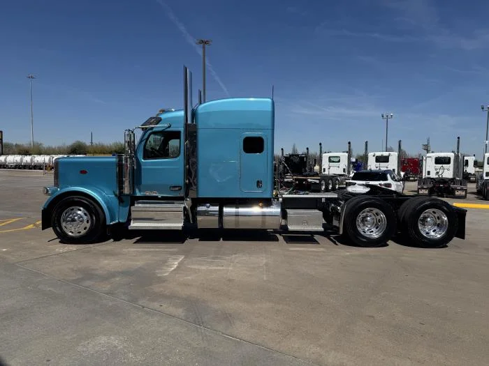 2027 Peterbilt 589 - image 4